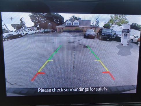 Used 2022 Ford Explorer XLT w/ Equipment Group 202A AWD/4WD image 19