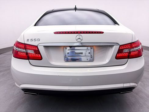 Used 2010 Mercedes-Benz E 550 Coupe image 9
