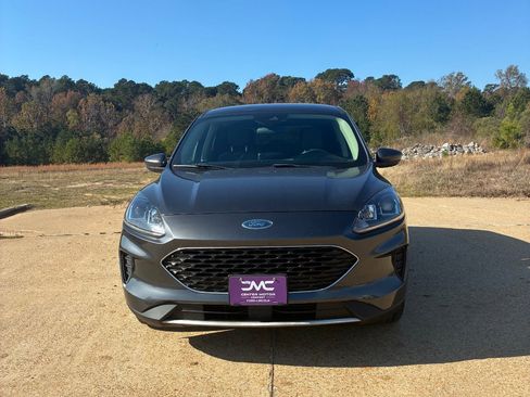 Used 2020 Ford Escape SE image 13