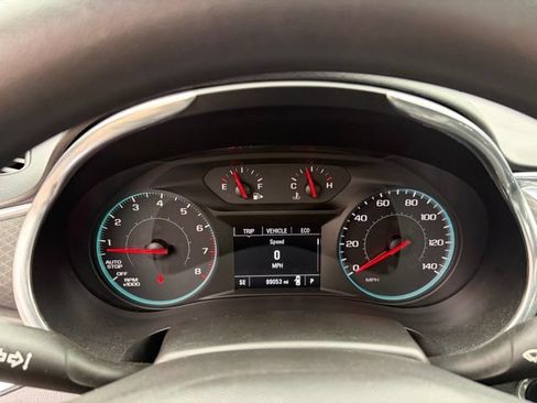 Used 2021 Chevrolet Malibu LT FWD image 21