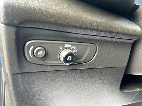 Used 2023 Buick Envision Essence image 23