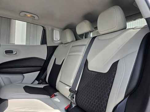 Used 2018 Jeep Compass Latitude w/ Popular Equipment Group AWD/4WD image 22
