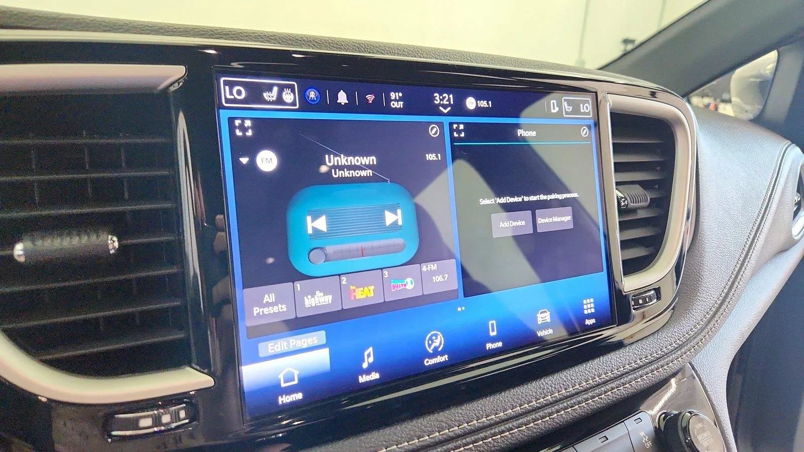 Used 2025 Chrysler Pacifica Select FWD image 20