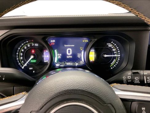 Used 2024 Jeep Wrangler Unlimited Sahara AWD/4WD image 13