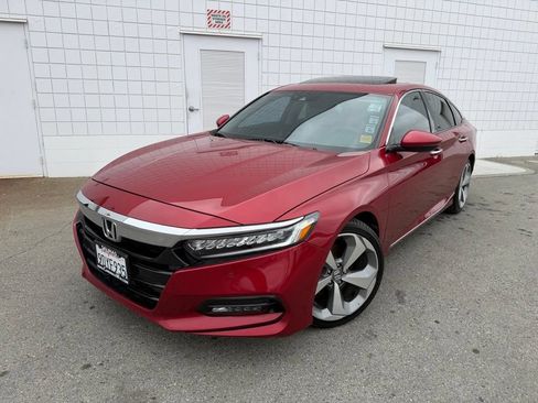 Used 2018 Honda Accord Touring image 1