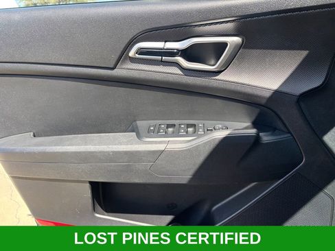 Used 2024 Kia Sportage LX image 21
