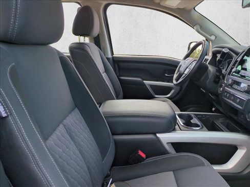Used 2023 Nissan Titan SV w/ SV Convenience Package image 20