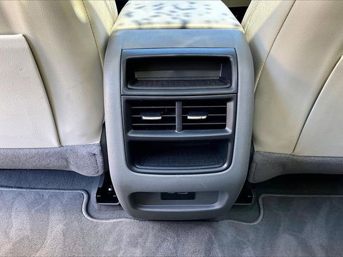 Used 2024 Cadillac XT5 Premium Luxury image 17