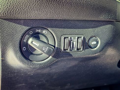 Used 2021 Dodge Challenger GT image 13