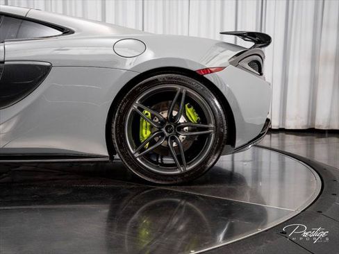 Used 2017 McLaren 570S RWD image 14