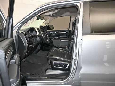 Used 2019 RAM 1500 Laramie AWD/4WD image 19