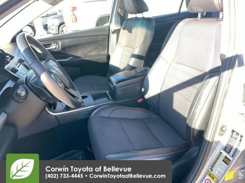 Used 2017 Toyota Camry SE w/ Moonroof Package image 12
