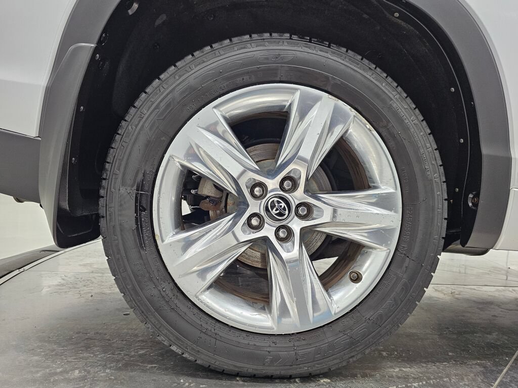 Used 2018 Toyota Highlander Limited AWD/4WD image 10
