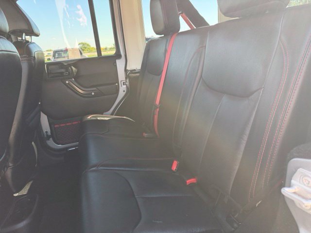 Used 2017 Jeep Wrangler Unlimited Rubicon AWD/4WD image 26