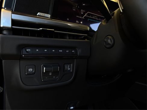 Used 2026 Cadillac Escalade Platinum Sport w/ LPO, ONYX Package image 19