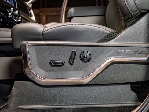 Used 2026 Ford F450 Platinum w/ Platinum Plus Package image 24