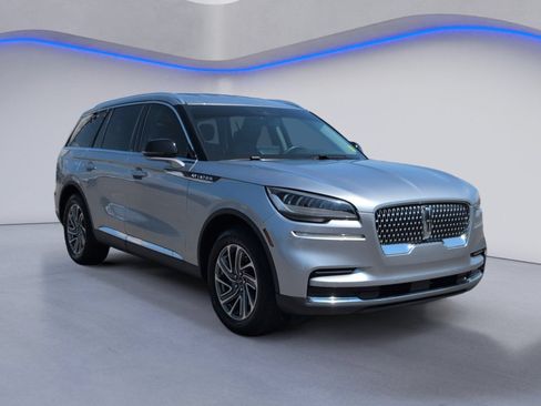 Used 2023 Lincoln Aviator 2WD image 9