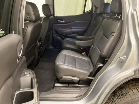 Used 2023 GMC Acadia SLT image 16