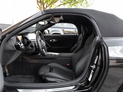 Used 2024 BMW Z4 sDrive30i w/ Convenience Package RWD image 3