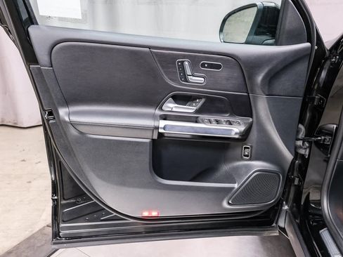 Certified 2023 Mercedes-Benz GLB 250 image 22