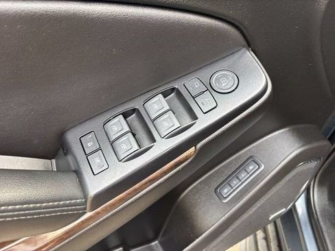 Used 2020 Chevrolet Suburban LT RWD image 14