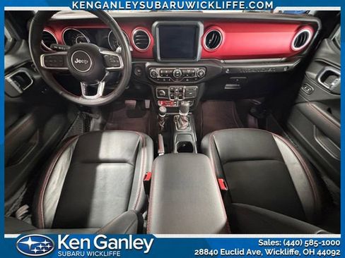 Used 2022 Jeep Wrangler Unlimited Rubicon w/ Cold Weather Group AWD/4WD image 12