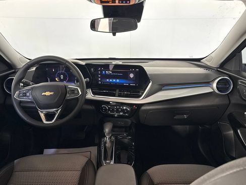 Certified 2024 Chevrolet Trax LT w/ Driver Confidence Package FWD image 38