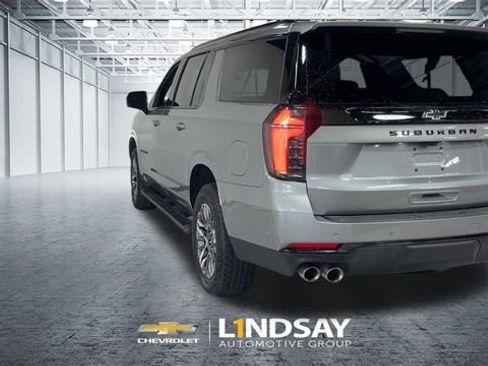 Used 2025 Chevrolet Suburban Z71 AWD/4WD image 8