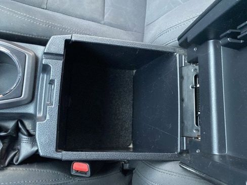 Used 2019 Toyota Tacoma TRD Sport image 40