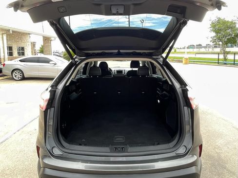 Used 2019 Ford Edge Titanium FWD image 31