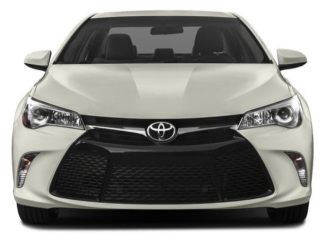 Used 2017 Toyota Camry SE w/ Moonroof Package FWD image 5