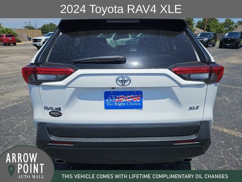 Used 2024 Toyota RAV4 XLE FWD image 10