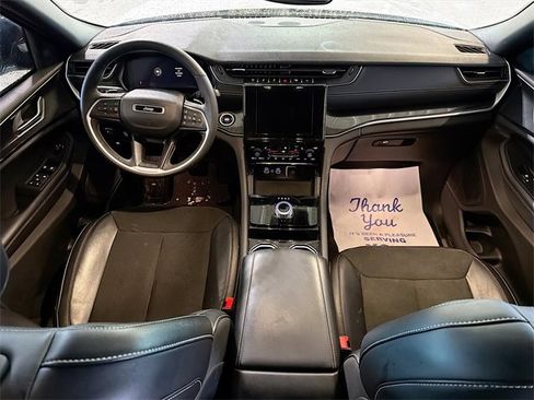 Used 2023 Jeep Grand Cherokee L Laredo image 10