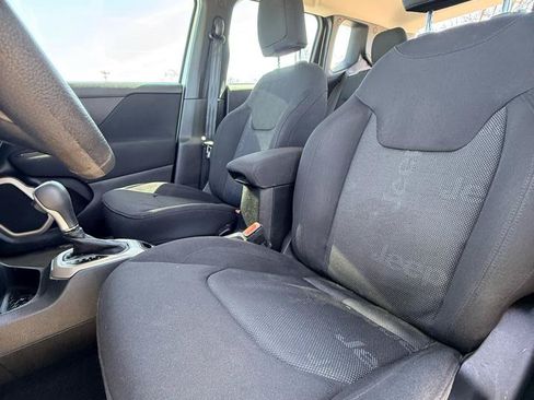 Used 2016 Jeep Renegade Sport w/ Power & Air Group FWD image 9
