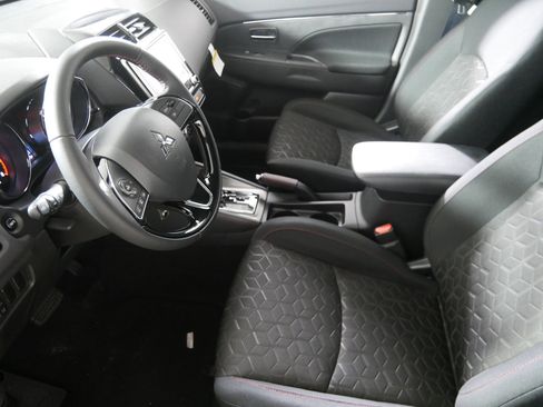 New 2025 Mitsubishi Outlander Sport LE image 4