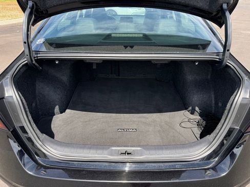Used 2019 Nissan Altima 2.5 SL FWD image 16