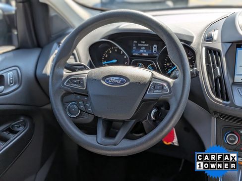 Used 2018 Ford Escape SE w/ SE Sync 3 Package AWD/4WD image 17