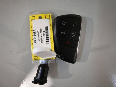 Used 2023 GMC Sierra 1500 Elevation AWD/4WD image 9