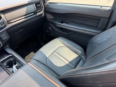 Used 2022 Ford Expedition Max Platinum AWD/4WD image 19