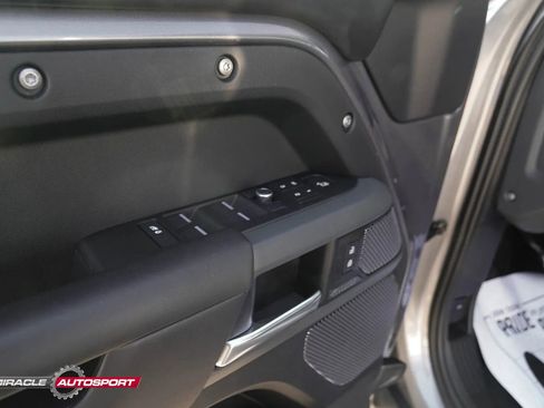 Used 2020 Land Rover Defender 110 X image 12
