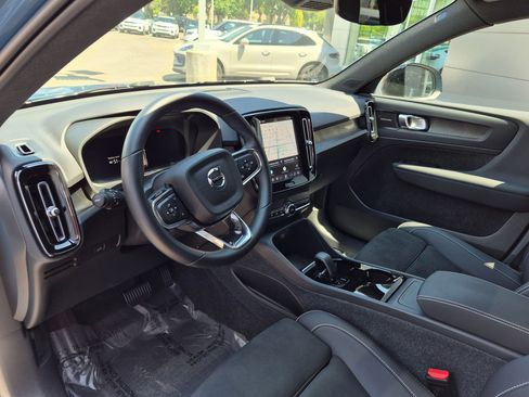 Used 2023 Volvo XC40 Recharge Ultimate w/ Protection Package Premier AWD/4WD image 14