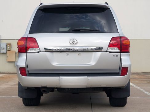 Used 2015 Toyota Land Cruiser AWD/4WD image 17