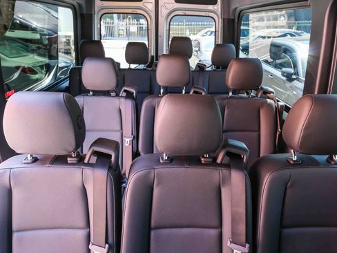 Used 2024 Mercedes-Benz Sprinter 2500 image 23