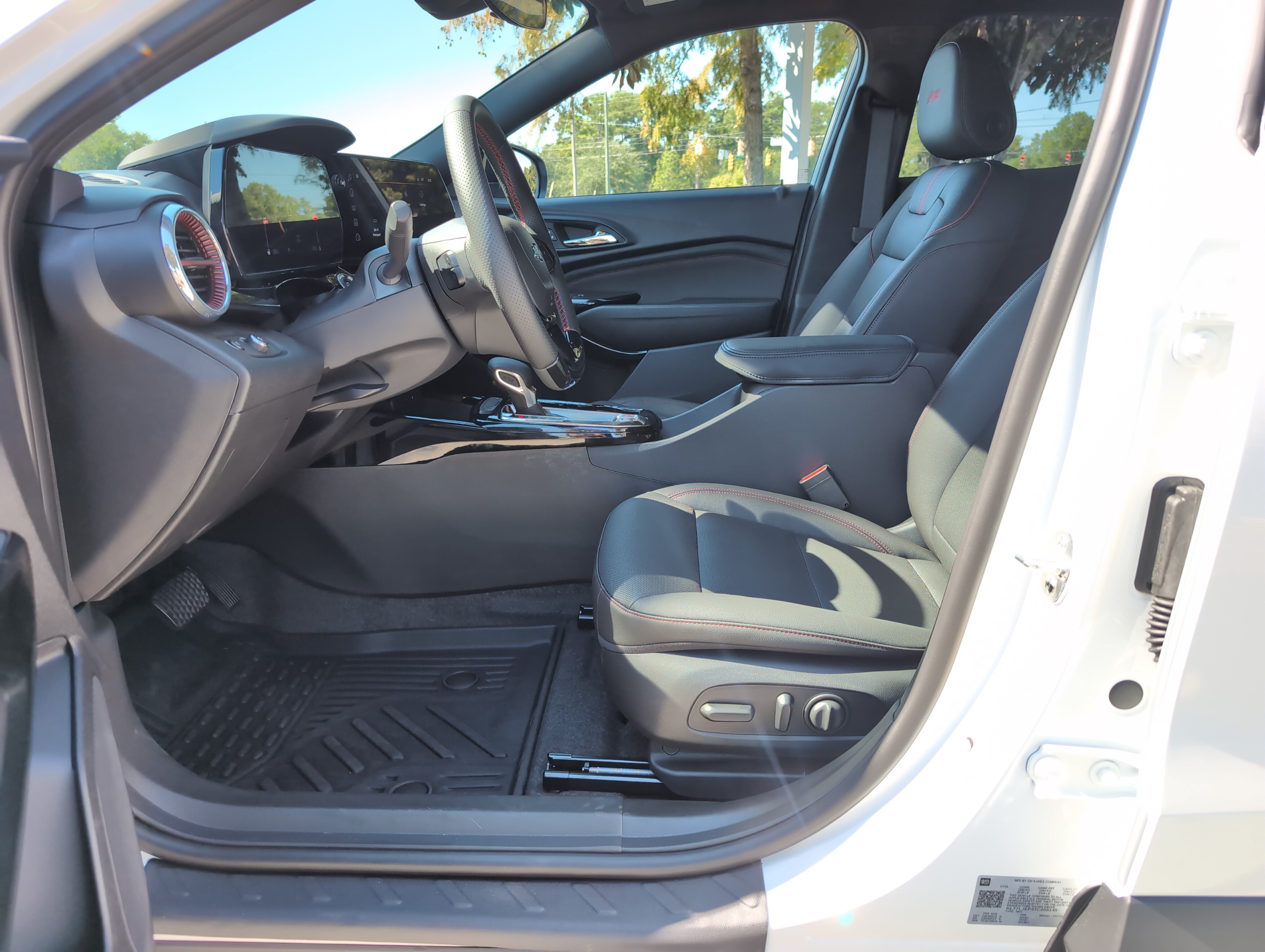 Used 2026 Chevrolet Trax RS w/ Driver Confidence Package FWD image 16