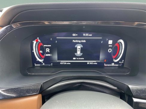 Used 2024 Nissan Pathfinder Platinum w/ Cargo Package image 32