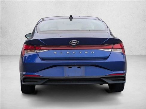 Certified 2023 Hyundai Elantra SEL w/ Convenience Package image 7