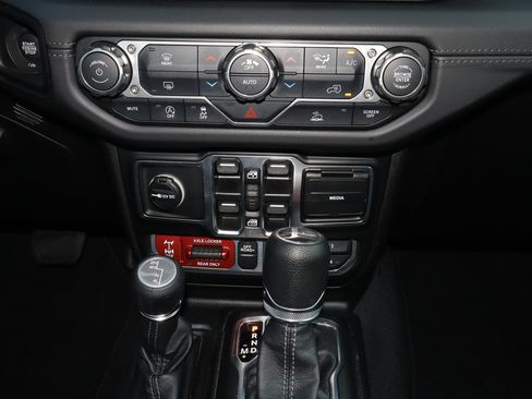 Used 2026 Jeep Gladiator Mojave AWD/4WD image 21