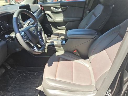 Used 2025 Chevrolet Blazer RS w/ Enhanced Convenience Package AWD/4WD image 4