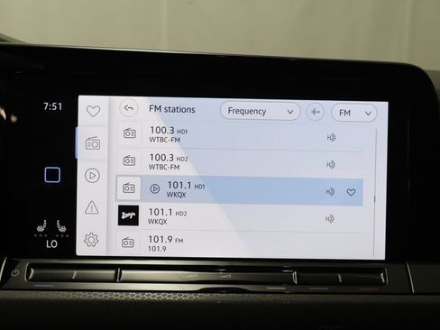Used 2022 Volkswagen GTI SE FWD image 9