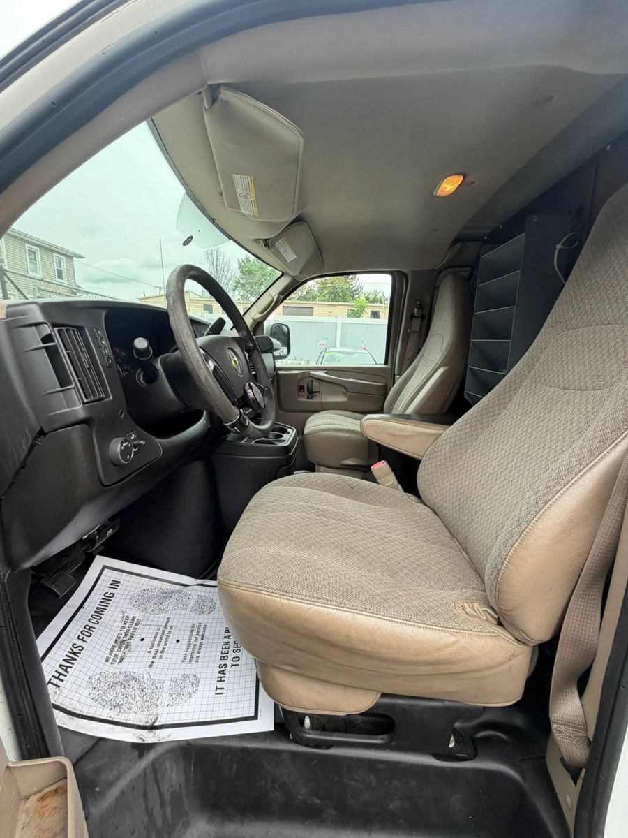 Used 2014 Chevrolet Express 2500 RWD image 12